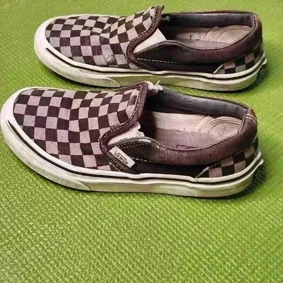 Vans Kids Brown and Black Checkered Casual Slip On Skateboard Shoes Size 1.5 - Picture 2 of 8